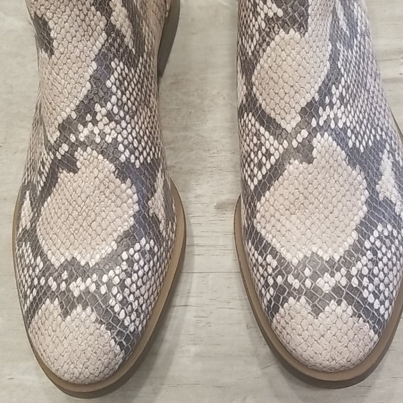 💕LUCKY BRAND💕 Jaime Snake Ankle Boots 8.5 NEW - Picture 8 of 15